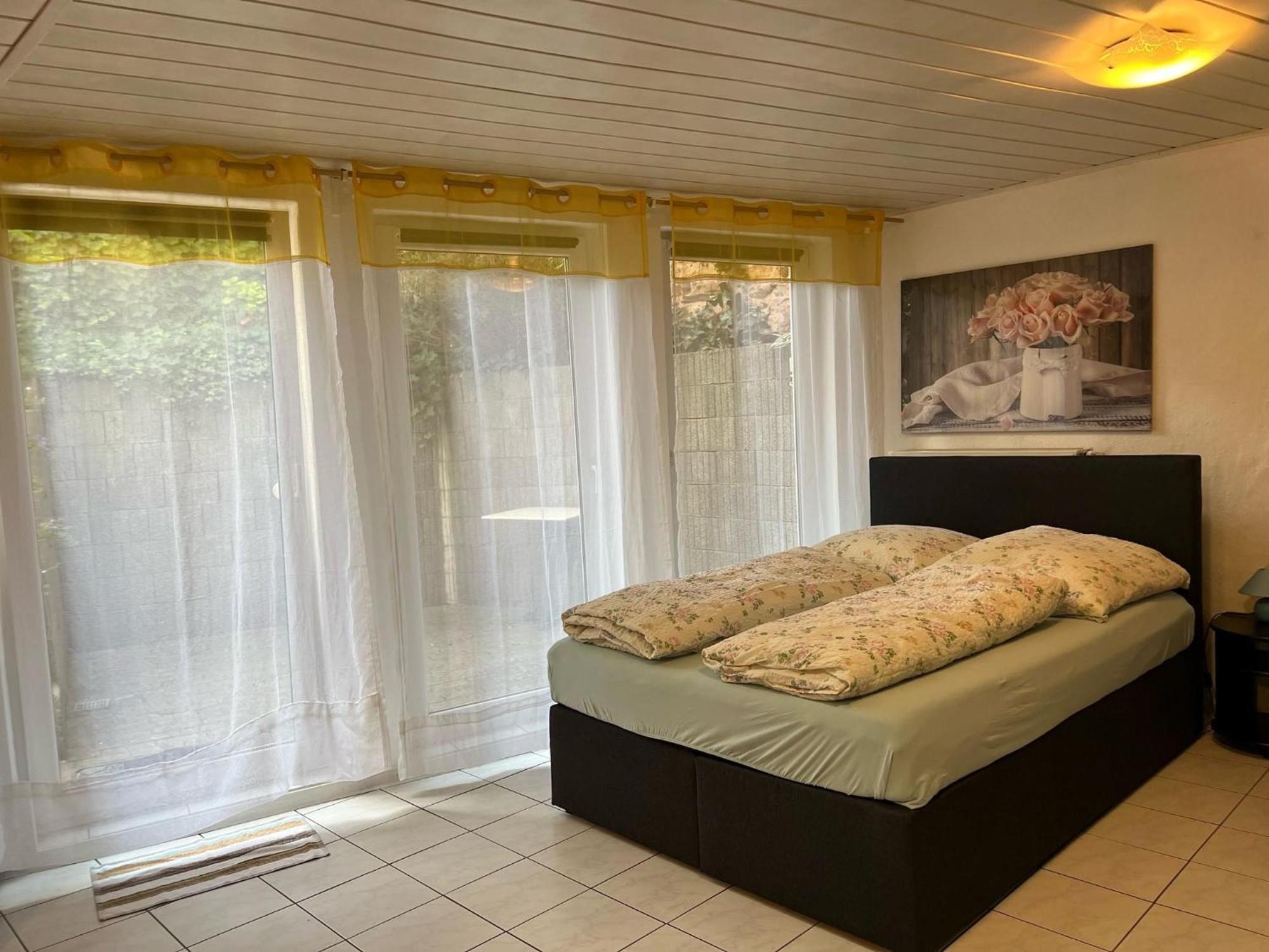 Linh'S Ferienwohnung Saarburg Exteriör bild