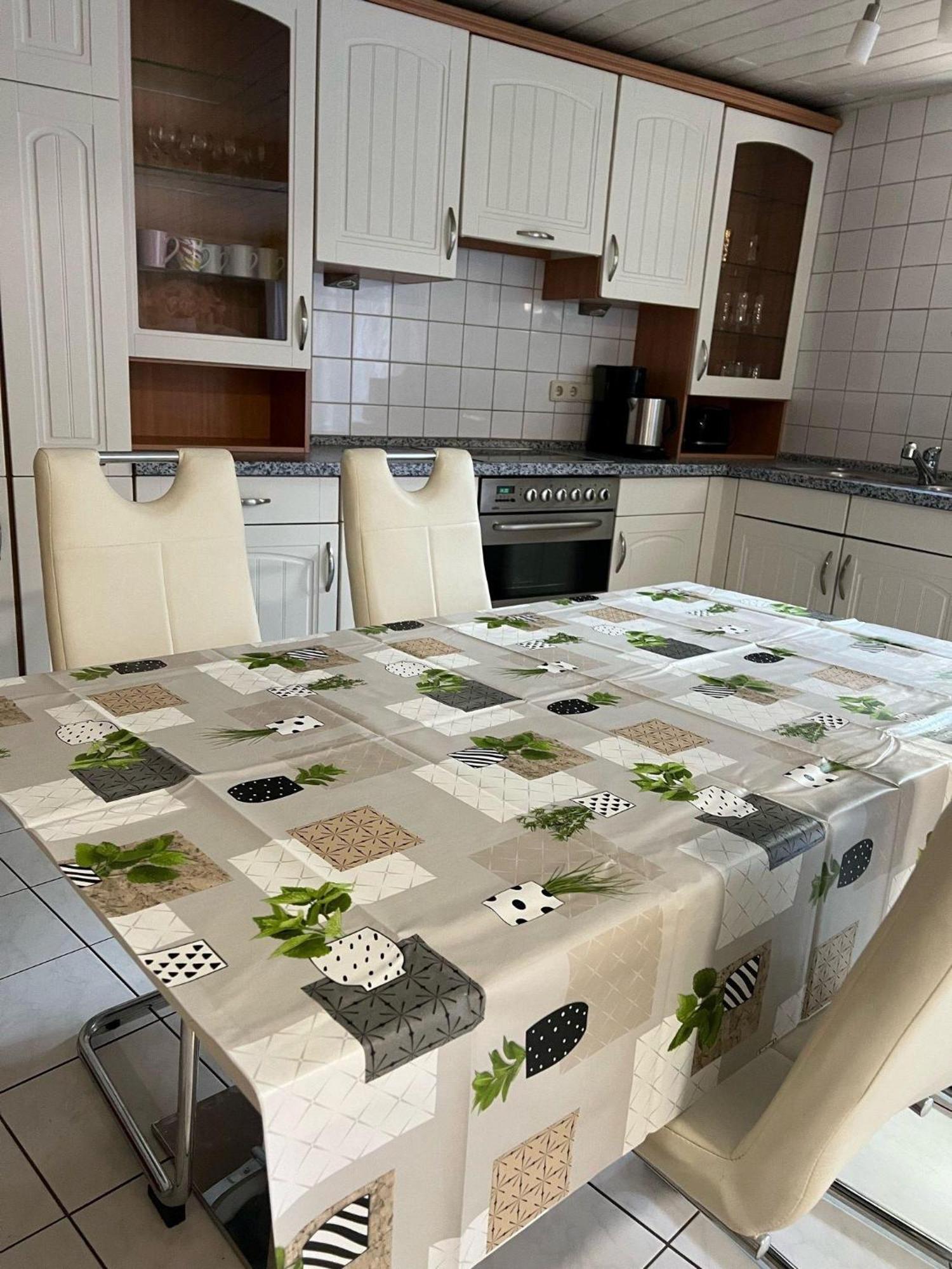 Linh'S Ferienwohnung Saarburg Exteriör bild